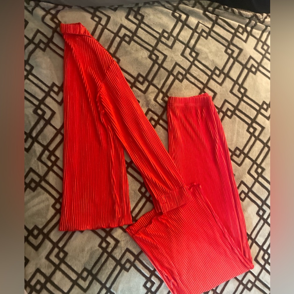 Red Pleated Set female size Medium